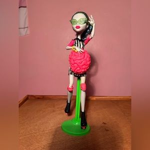 Monster High Roller Maze Ghoulia Yelps Doll